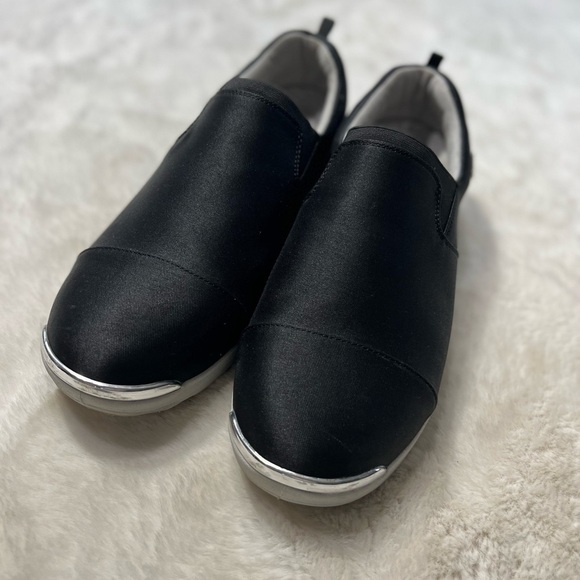 Therafit black Selina lite slip on sneaker womens size 10.5-11 - Picture 3 of 13